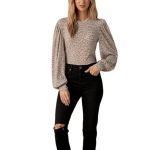 Lulus Be Bold Beige Leopard Balloon Long Sleeve Top Crewneck Soft Knit Medium